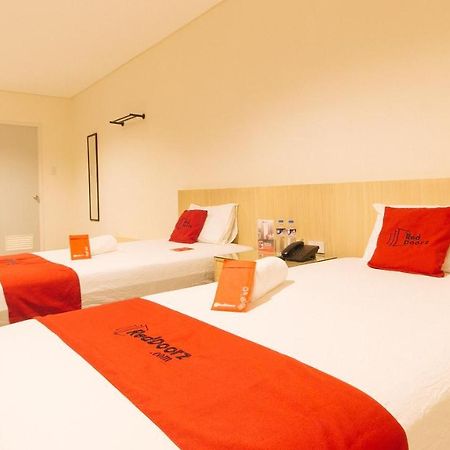 Reddoorz Plus @ Kaizen Suites Taft Avenue Манила Екстериор снимка
