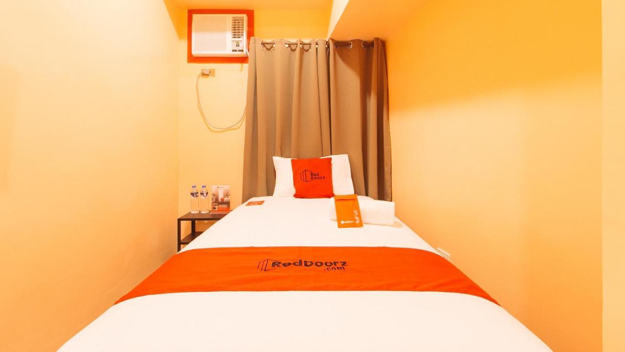Reddoorz Plus @ Kaizen Suites Taft Avenue Манила Екстериор снимка