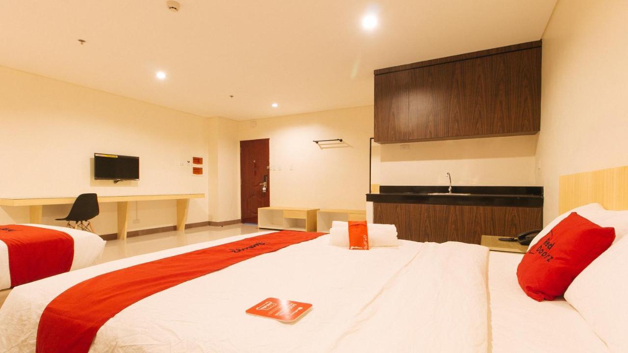 Reddoorz Plus @ Kaizen Suites Taft Avenue Манила Екстериор снимка