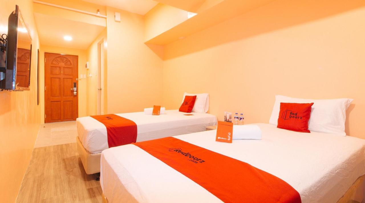 Reddoorz Plus @ Kaizen Suites Taft Avenue Манила Екстериор снимка