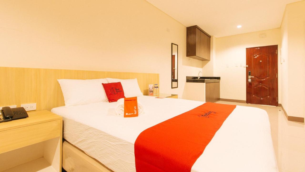 Reddoorz Plus @ Kaizen Suites Taft Avenue Манила Екстериор снимка