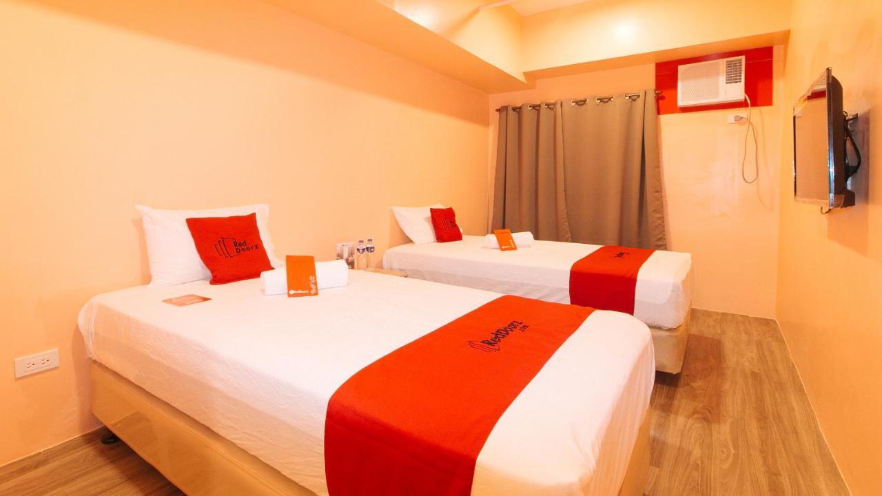 Reddoorz Plus @ Kaizen Suites Taft Avenue Манила Екстериор снимка
