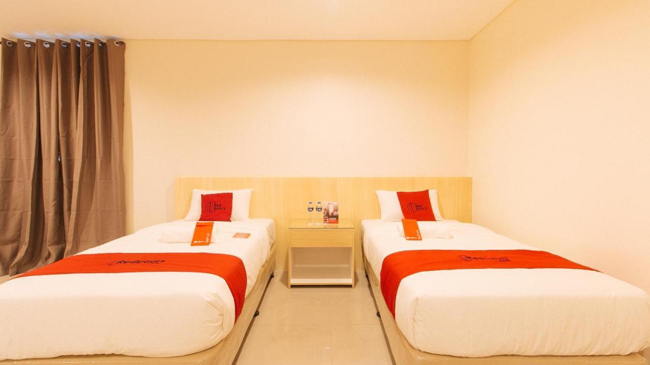 Reddoorz Plus @ Kaizen Suites Taft Avenue Манила Екстериор снимка