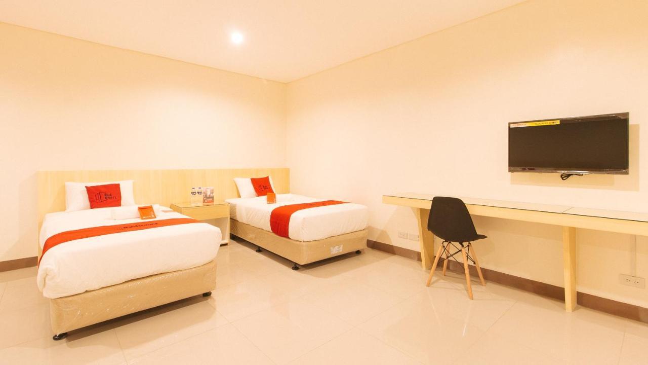 Reddoorz Plus @ Kaizen Suites Taft Avenue Манила Екстериор снимка