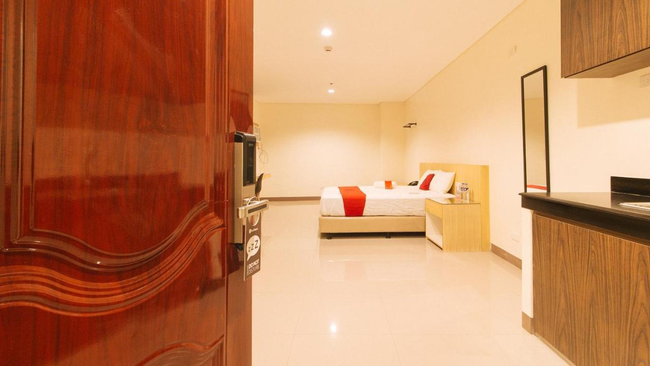 Reddoorz Plus @ Kaizen Suites Taft Avenue Манила Екстериор снимка