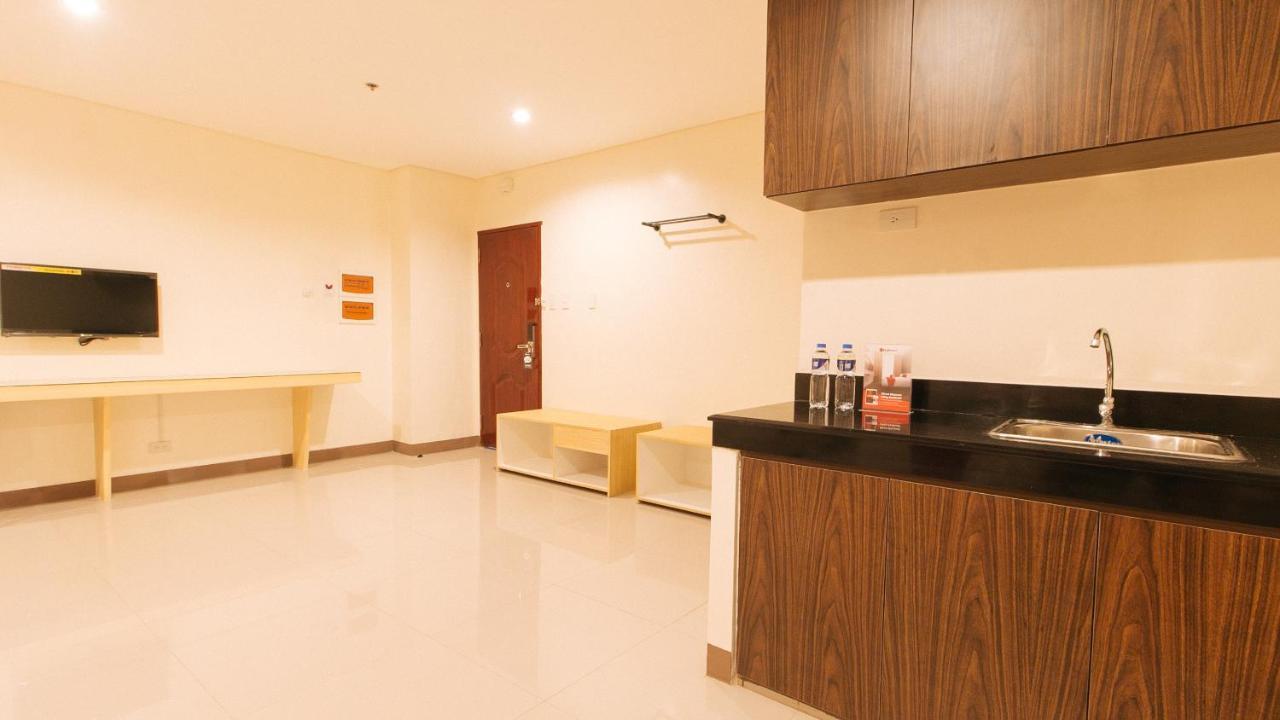 Reddoorz Plus @ Kaizen Suites Taft Avenue Манила Екстериор снимка