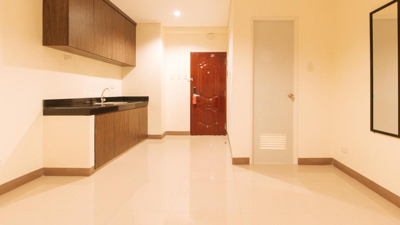 Reddoorz Plus @ Kaizen Suites Taft Avenue Манила Екстериор снимка